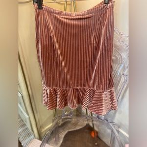 Beautiful velvet ribbed midi skirt